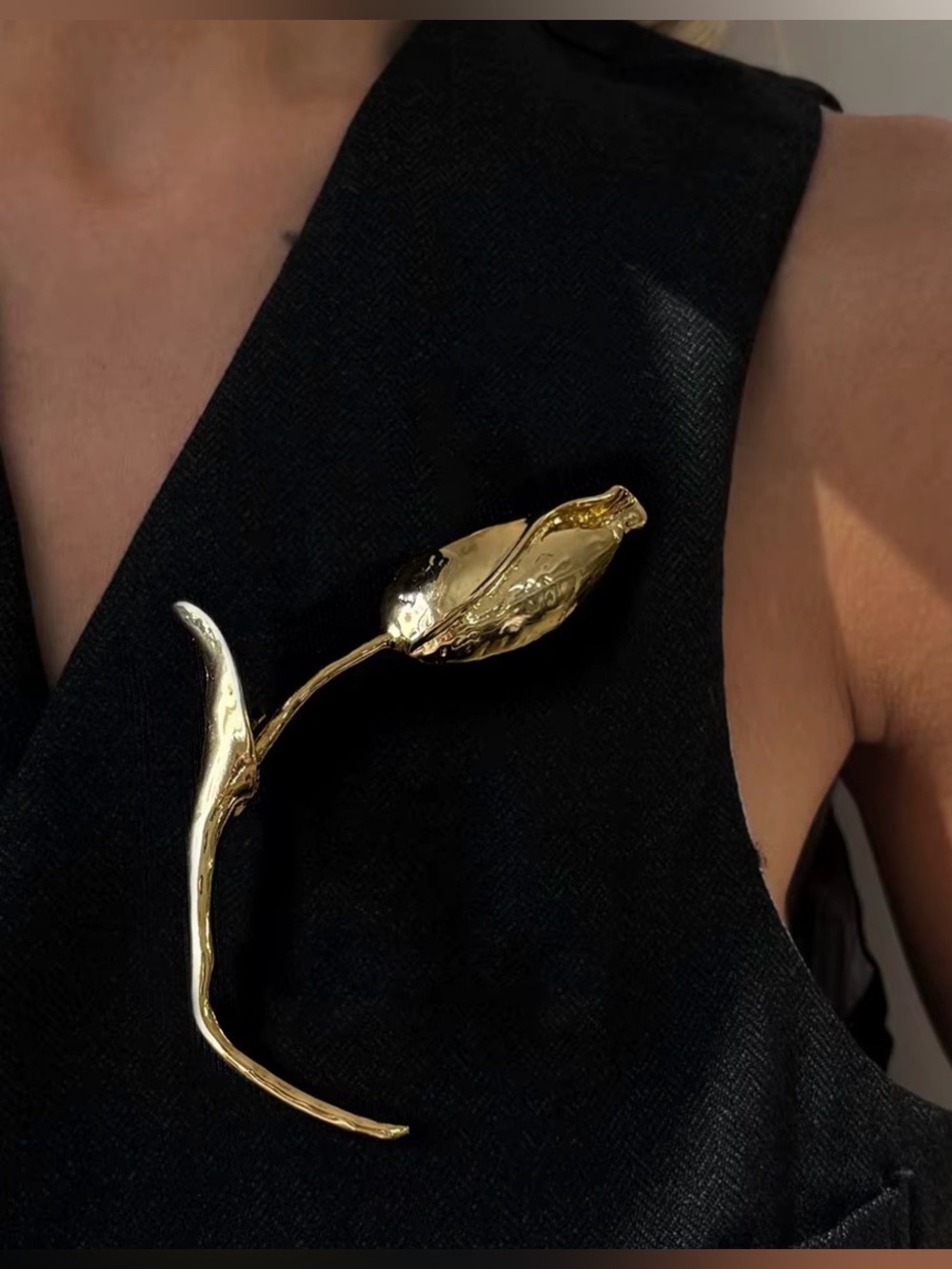 New Tulip Brooch Gold Pin